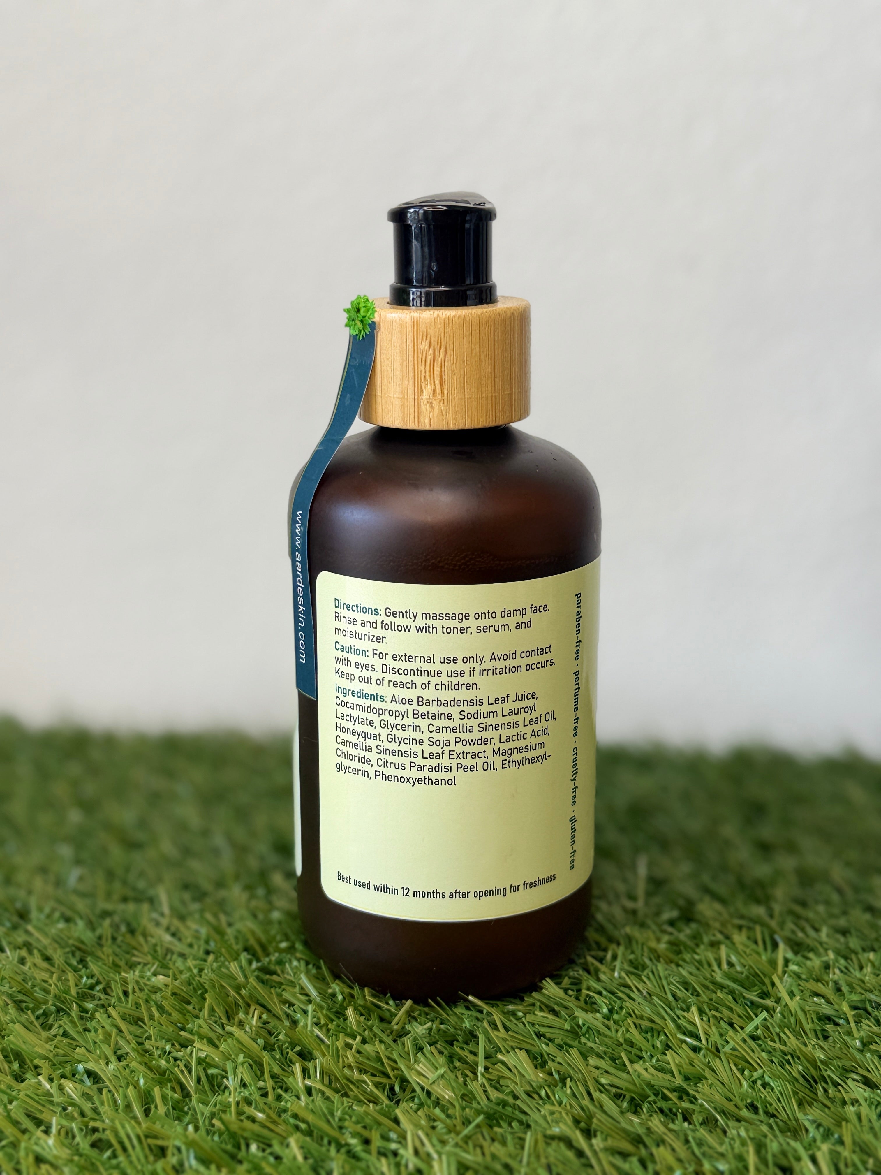 Aardeskin Green Tea & Camellia Facial Cleanser